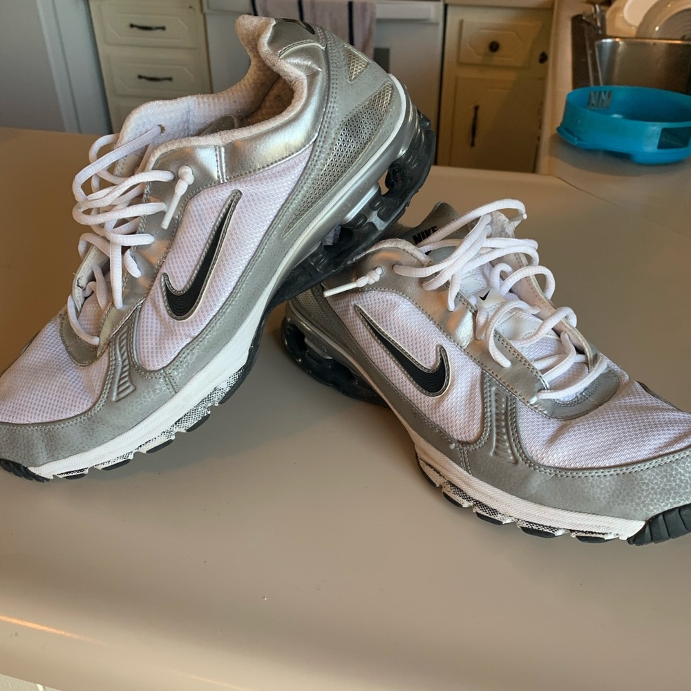 Men’s Nike shoes